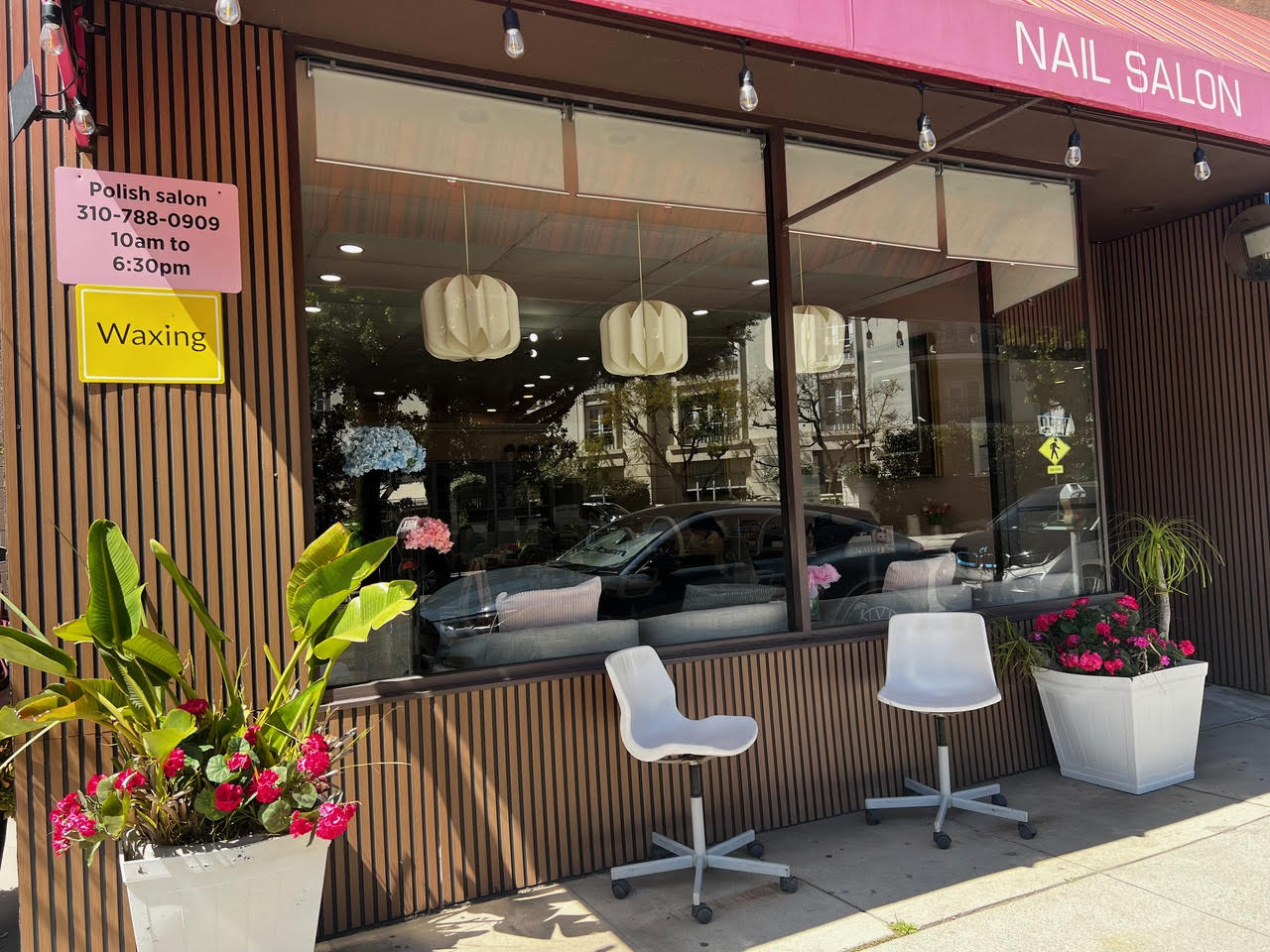 Polish Nail Salon Interior